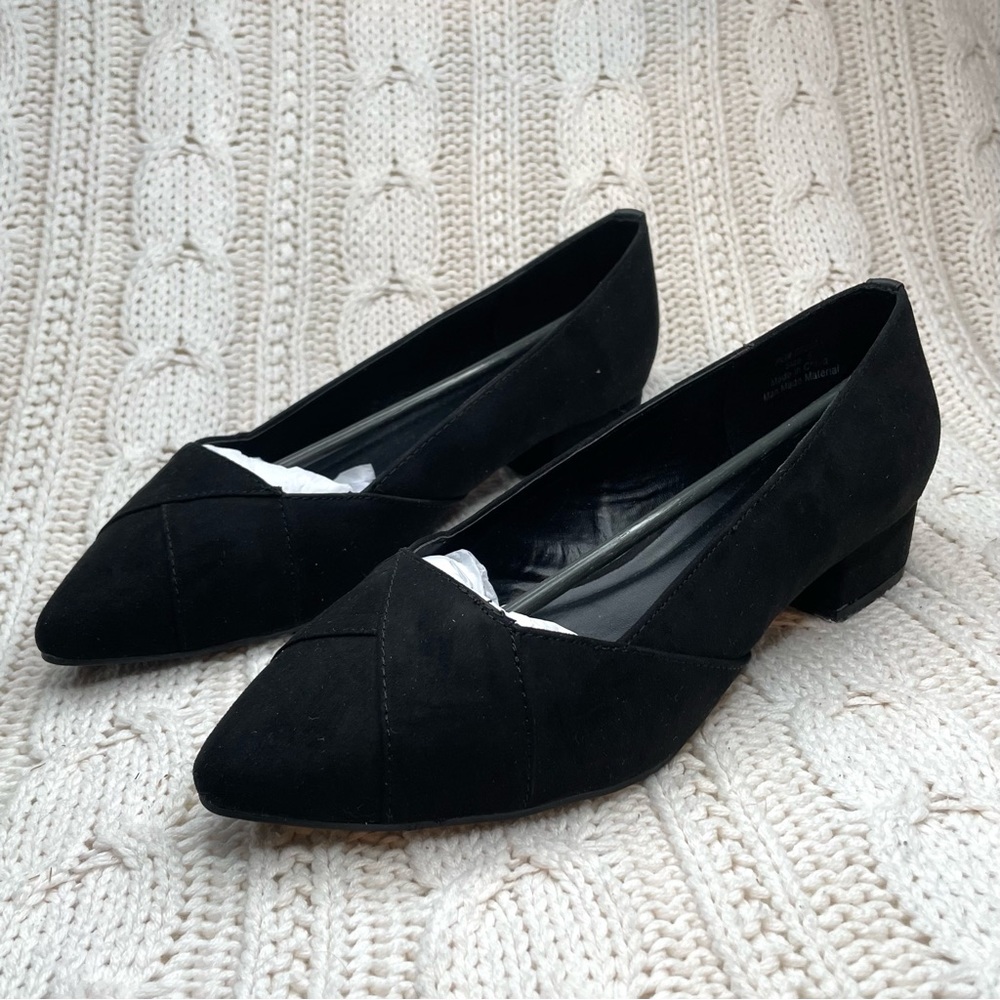 NWOB - Journee Collection Womens Justine Loafer in Black